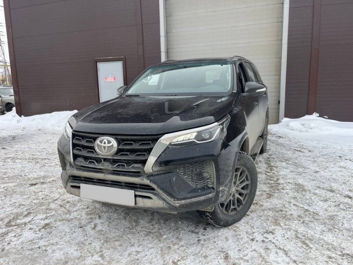 Установка ГБО на Toyota Fortuner 2021 г., ГБО 4 поколения, пропан EuropeGas (Польша), двигатель 2.7л. 4 цилиндра