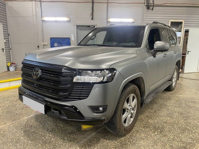 Установка ГБО на Toyota Land Cruiser 300 2022 г., ГБО 4 поколения, пропан OMVL (Италия), двигатель 4.0 л. 6 цилиндров