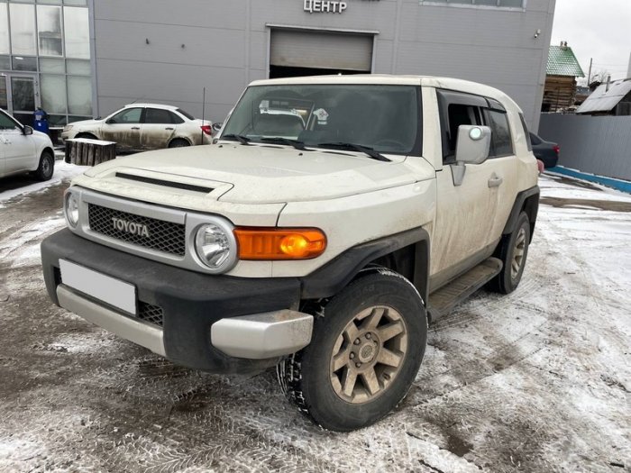 Установка ГБО на Toyota FJ Cruiser  2022 г., ГБО 4 поколения, пропан OMVL (Италия), двигатель 4.0 л. 6 цилиндров